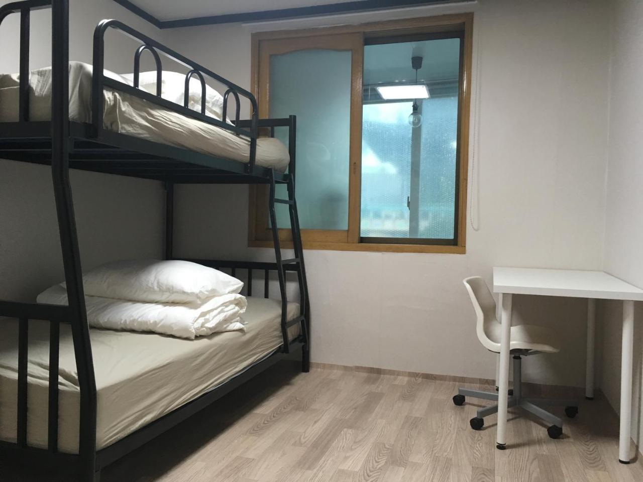 Busan Backpackers Стая снимка