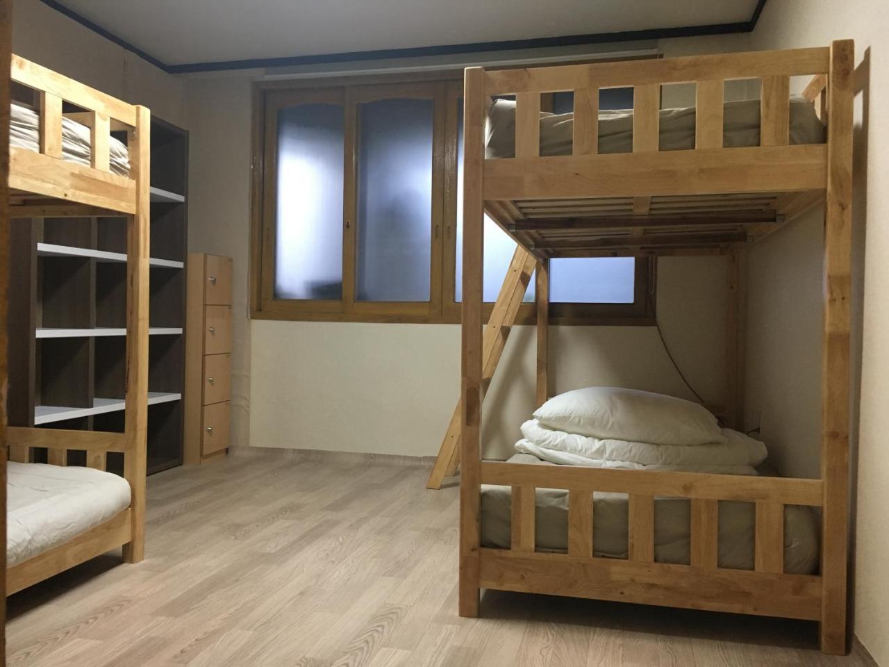 Busan Backpackers Екстериор снимка