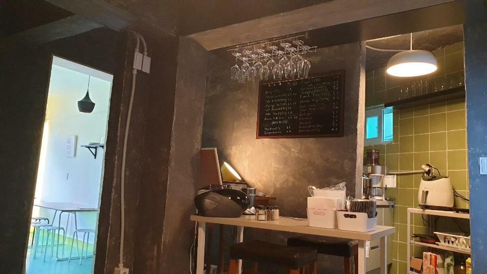 Busan Backpackers Екстериор снимка